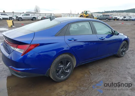 2022 Hyundai Elantra Sel z USA, uszkodzony, nr VIN 5NPLM4AG2NH053717